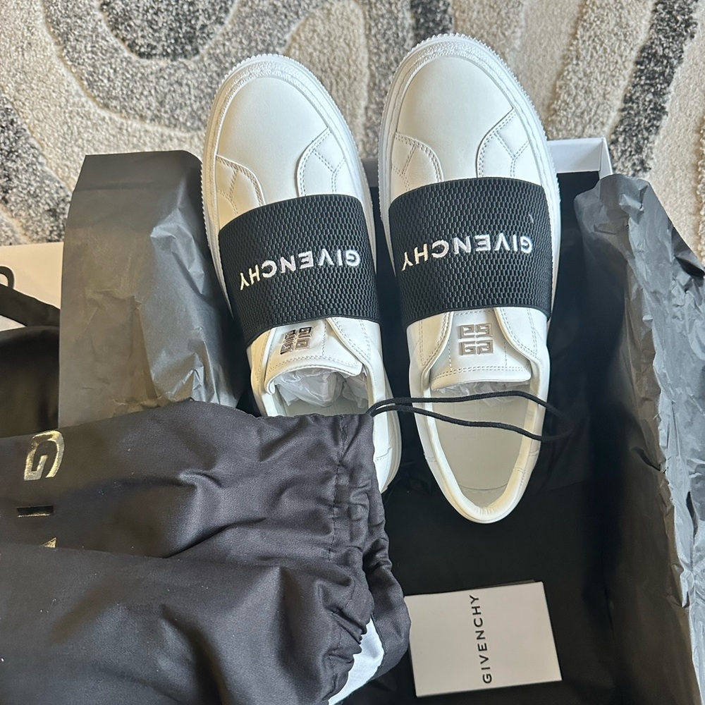 Givenchy shoes never been worn